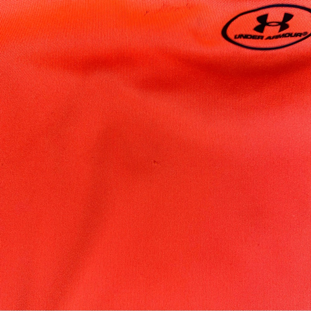 SOLD Under Armour HEATGEAR Size 6 Tee - Picture 4 of 8